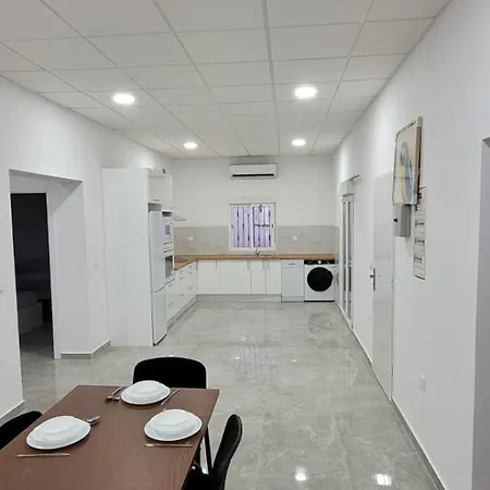 La Famille Villa Alicante